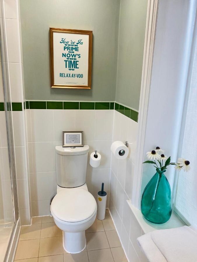 Embankment Hotel Bedford Bagian luar foto