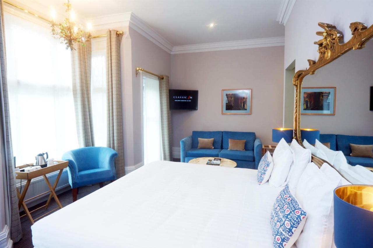 Embankment Hotel Bedford Bagian luar foto