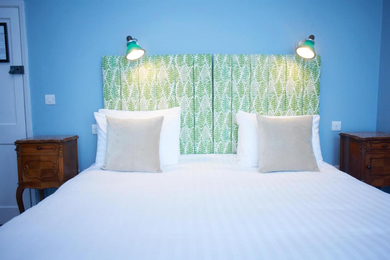 Embankment Hotel Bedford Bagian luar foto