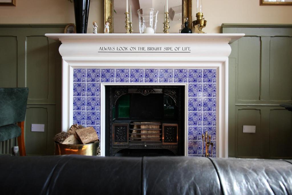Embankment Hotel Bedford Bagian luar foto
