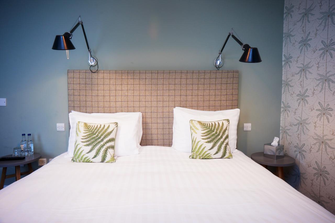 Embankment Hotel Bedford Bagian luar foto